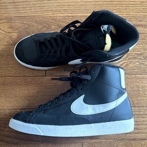 NIKE BLAZER MID ‘77 - Next Nature Black & White